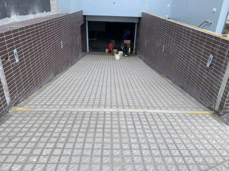 【寬闊玉稻愛】2024年06月08日_車道地磚抹縫2